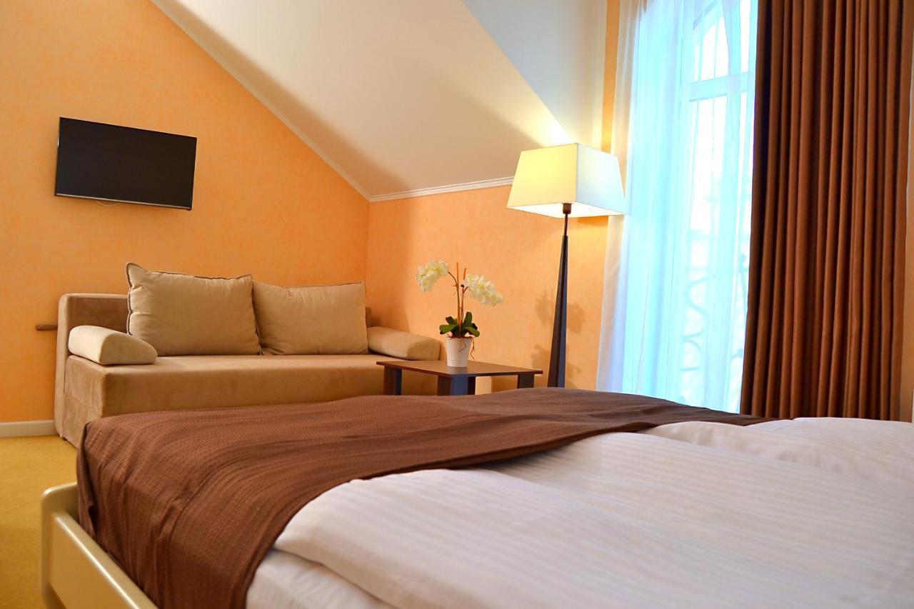 Hotel Ajur Odesa Exterior photo